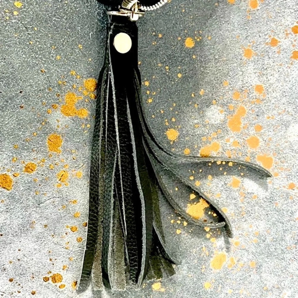 NWOT Genuine Cowhide Leather Black & White Zip Wallet/Wristlet - Picture 13 of 15